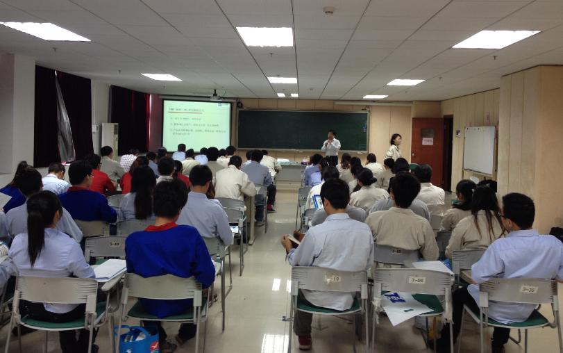 公路道路護欄為什么使用綠色